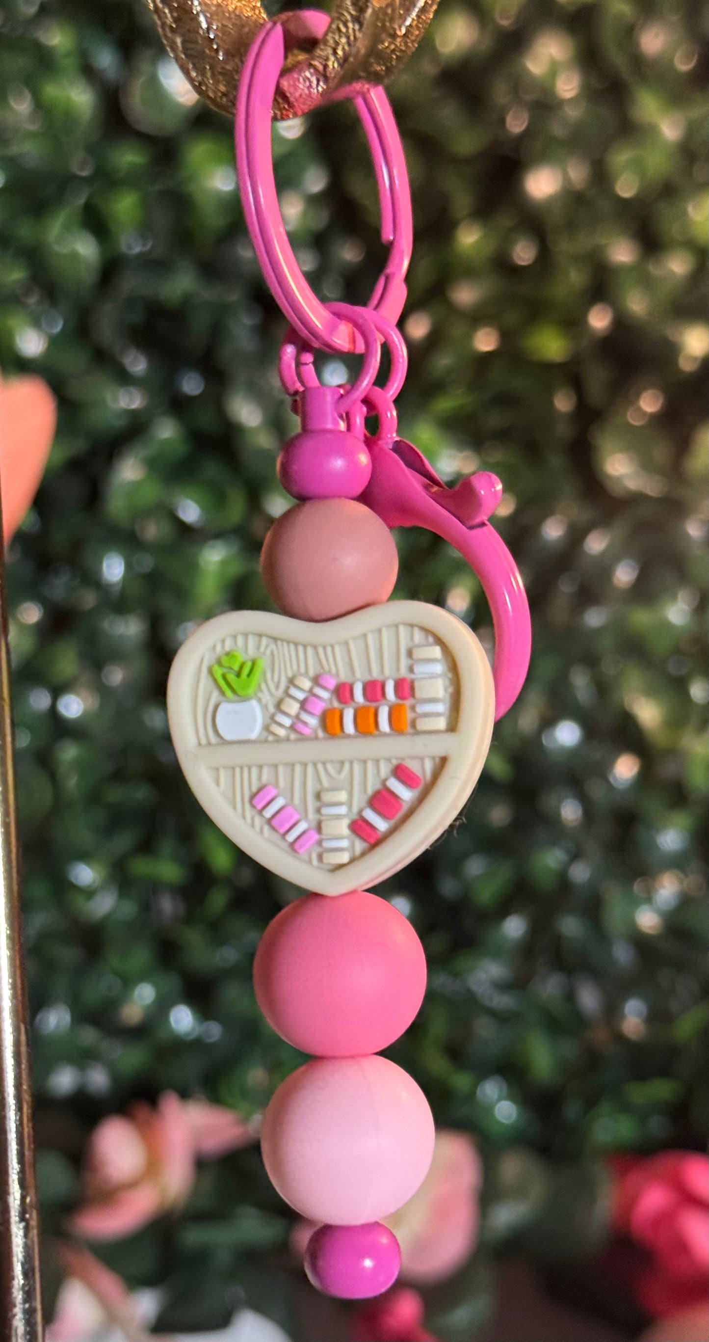 💗 Book Lover Heart Shelf Beaded Keychain